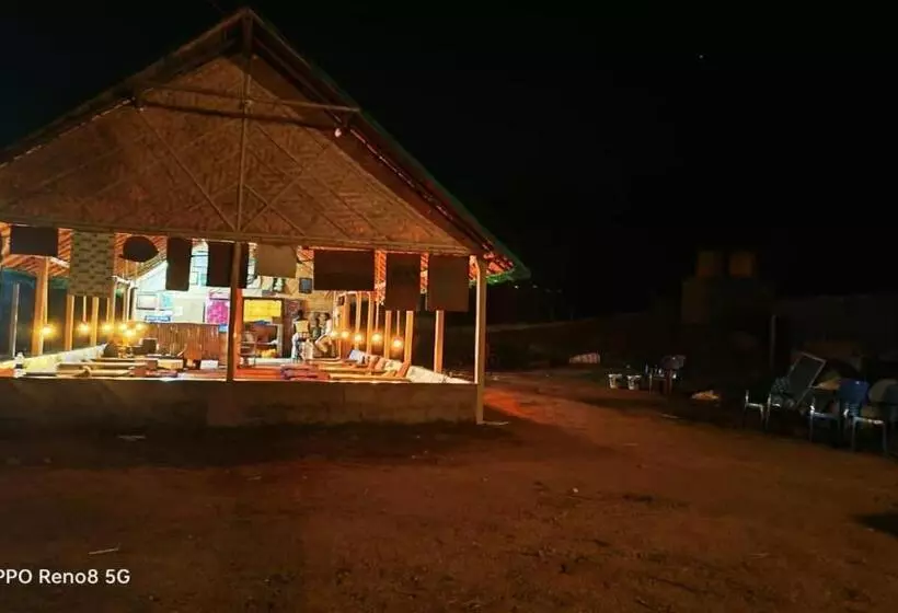 ペンション Nirvana Cafe Hampi