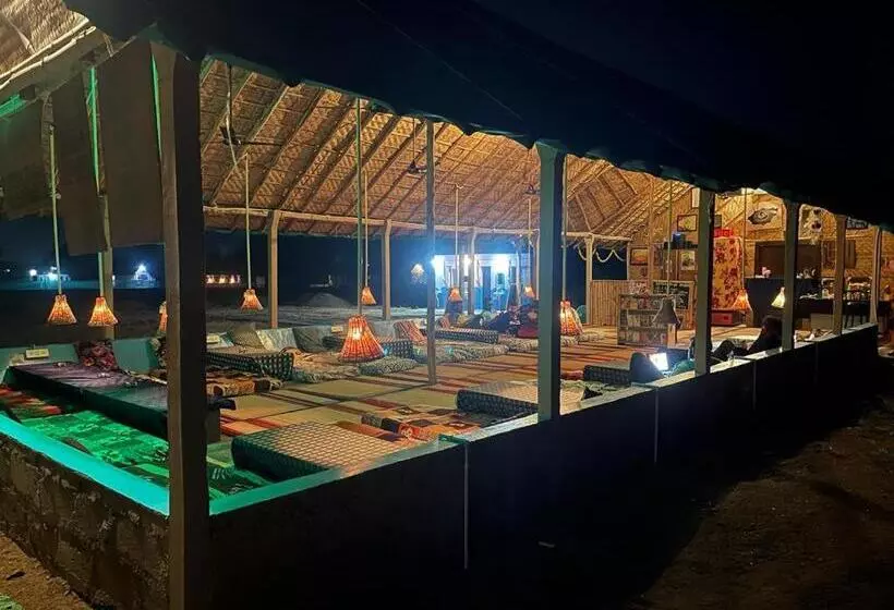 ペンション Nirvana Cafe Hampi