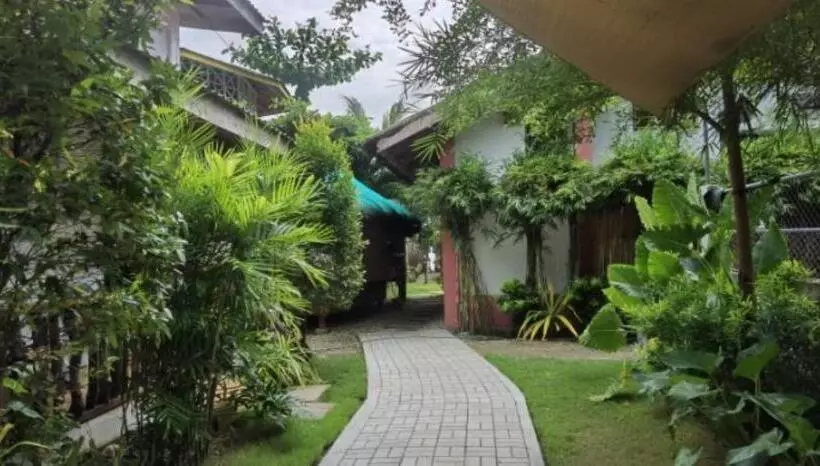 リゾートホテル Pamana Beach House