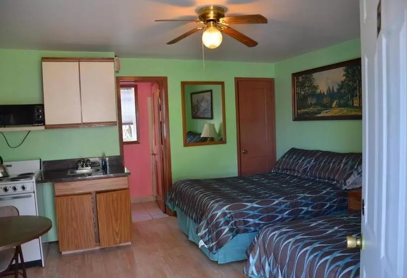 Deer Trail Motel