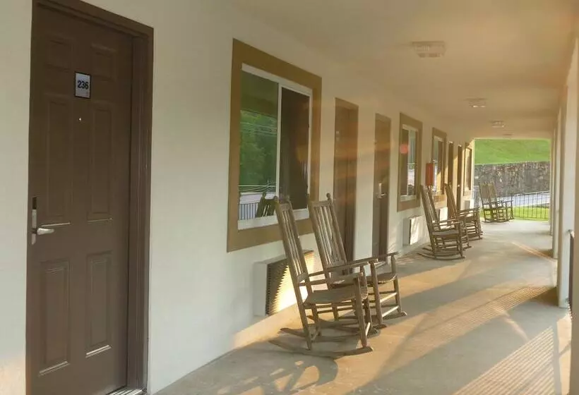 ホテル Blue Ridge Inn