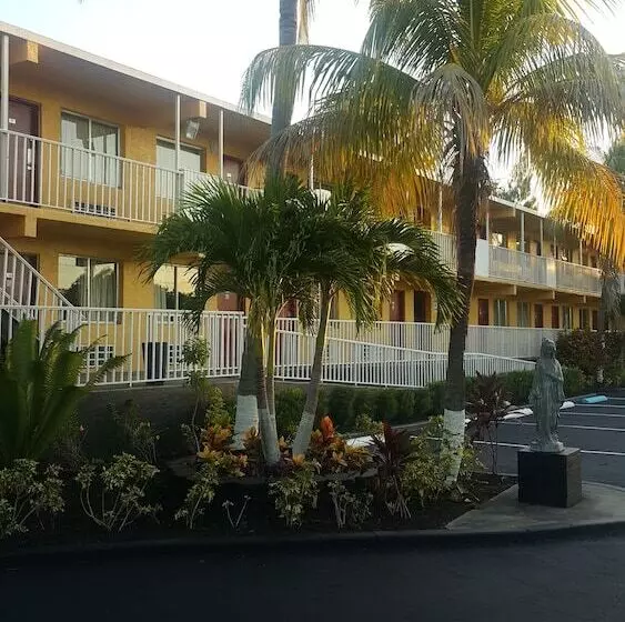ホテル Budget Inn