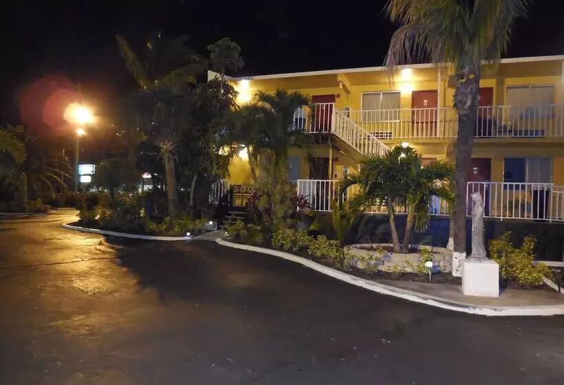 ホテル Budget Inn