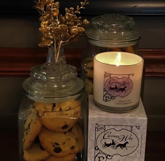 בית מלון כפרי Carriage Way Inn Bed & Breakfast Adults Only   21 Years Old And Up