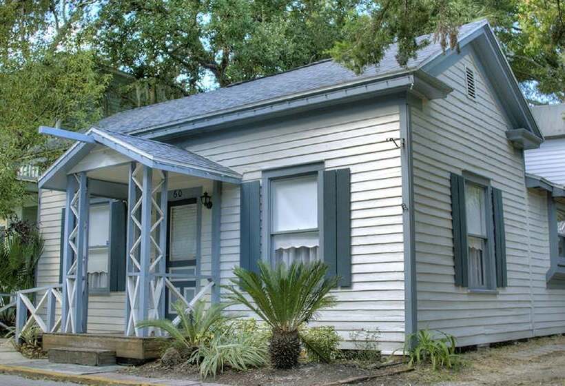 בית מלון כפרי Carriage Way Inn Bed & Breakfast Adults Only   21 Years Old And Up