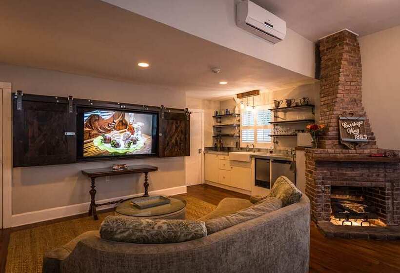 בית מלון כפרי Carriage Way Inn Bed & Breakfast Adults Only   21 Years Old And Up