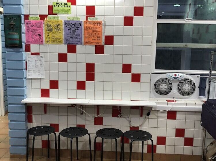 ホテル European Hostel