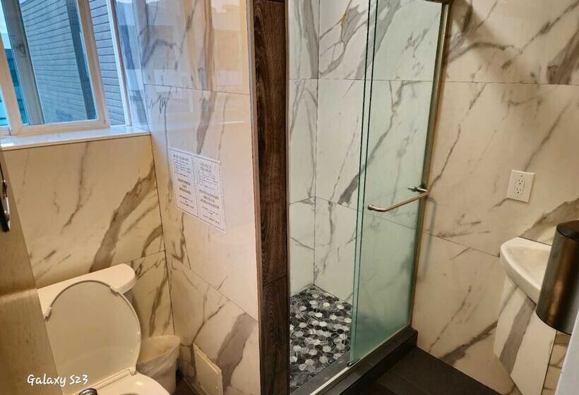 ホテル European Hostel