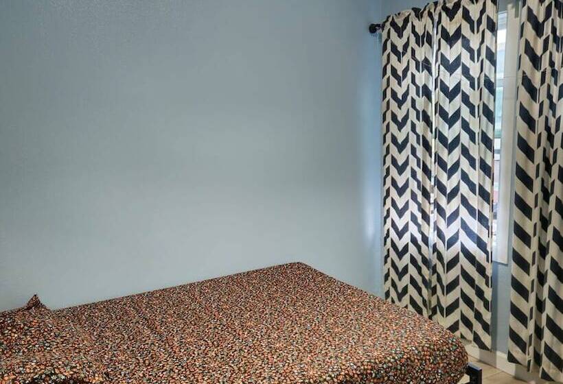 ホテル European Hostel