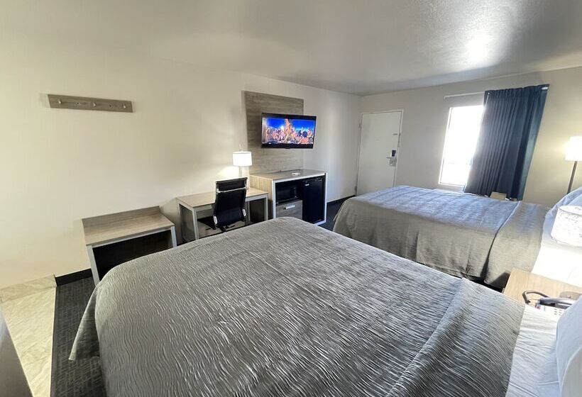 فندق Excellent Inn & Suites