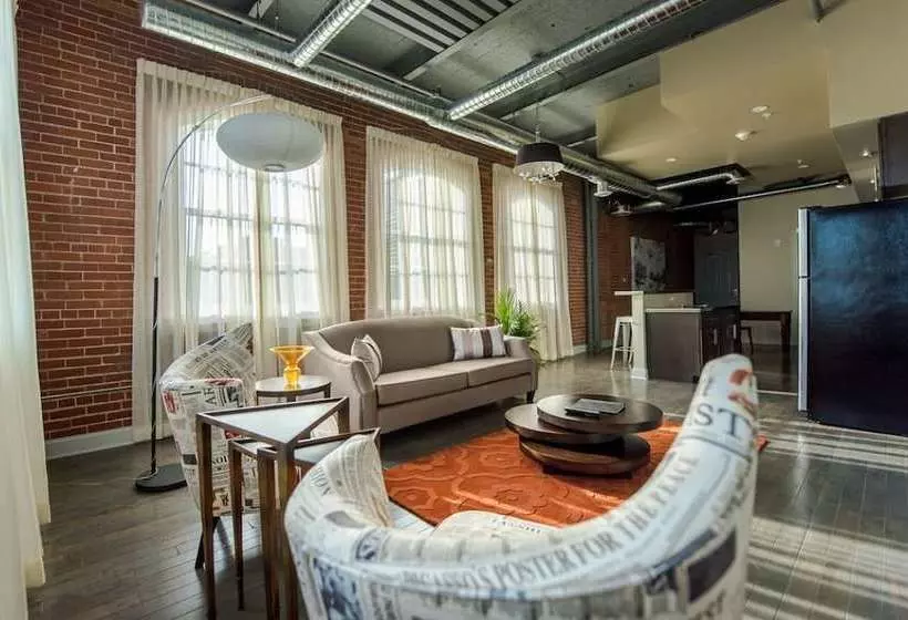هتل Foundry Suites