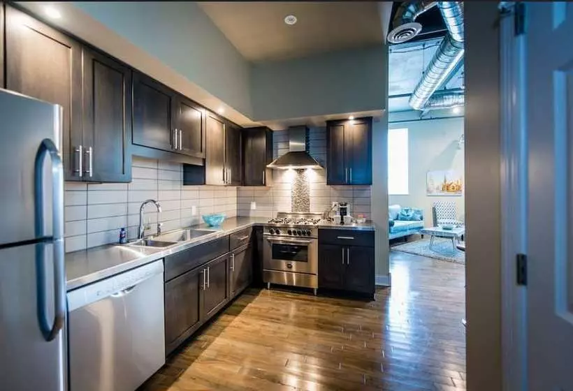 هتل Foundry Suites