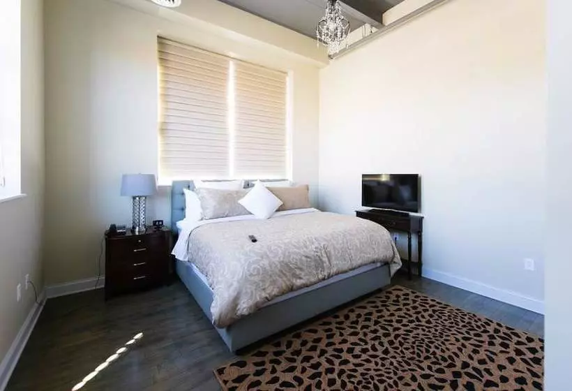 هتل Foundry Suites