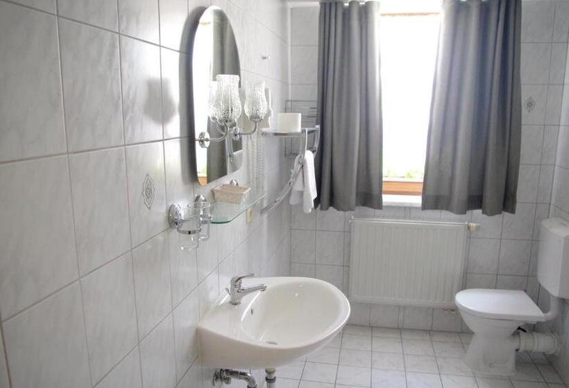 בית מלון כפרי Gasthof Zum Walfisch