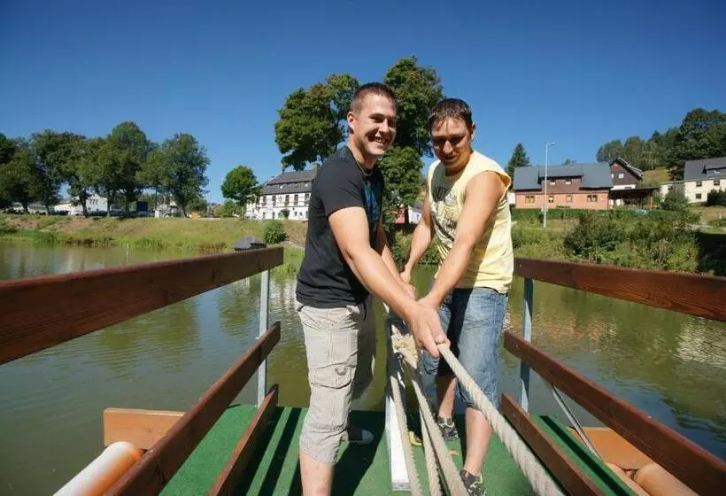 Hotelli Gasthof Zum Walfisch