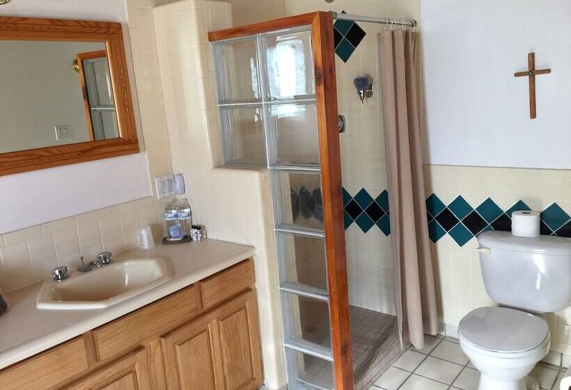 فندق Guadalupe Inn