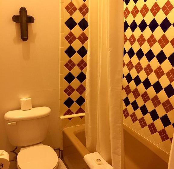 فندق Guadalupe Inn