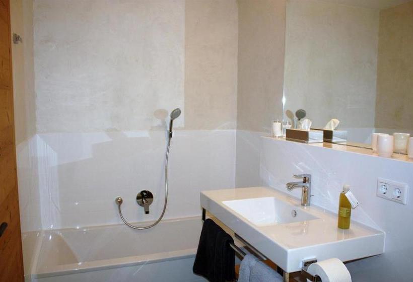 هتل Hallerwirt Homes