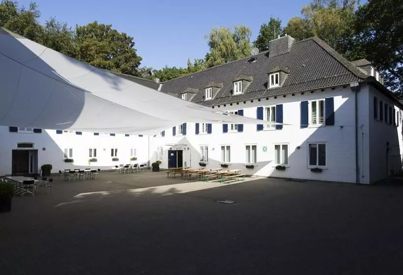 Hotelli Jugendherberge Aachen
