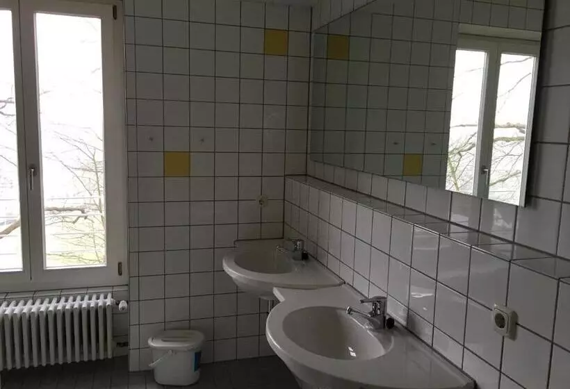 Hotelli Jugendherberge Aachen