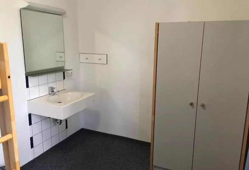 Hotelli Jugendherberge Aachen