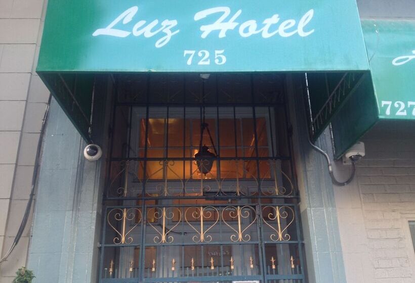 هتل Luz
