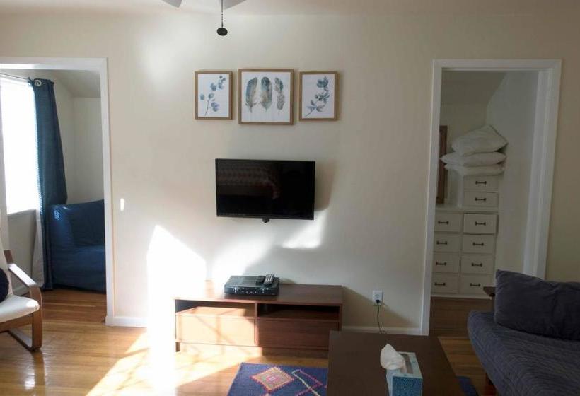 בית מלון כפרי Sauerdough Lodging