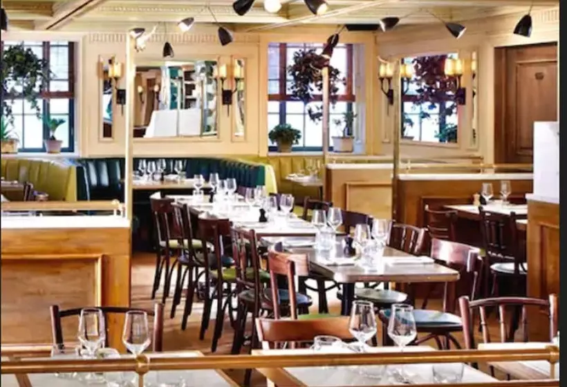 Hotelli The Marlton