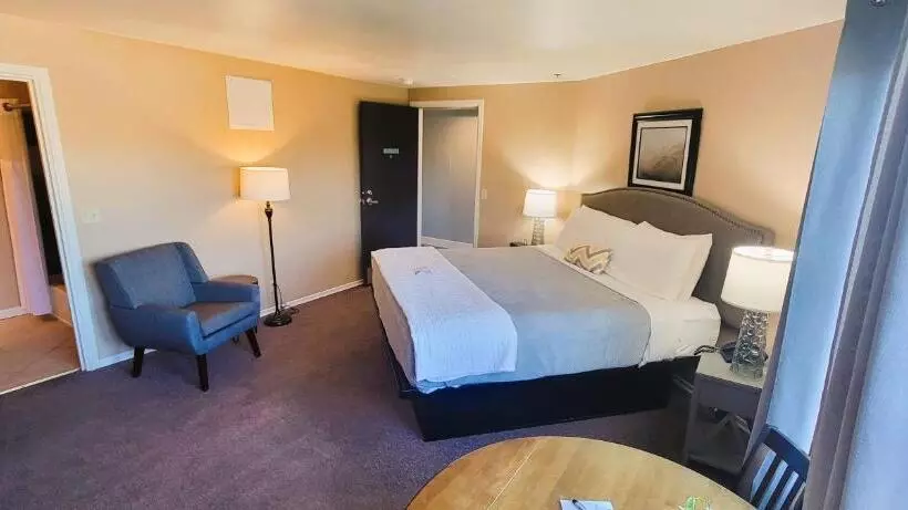 Hotelli The Seaside Oceanfront Inn