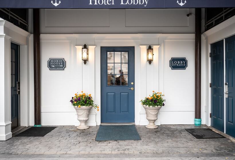 فندق The Whaler's Inn