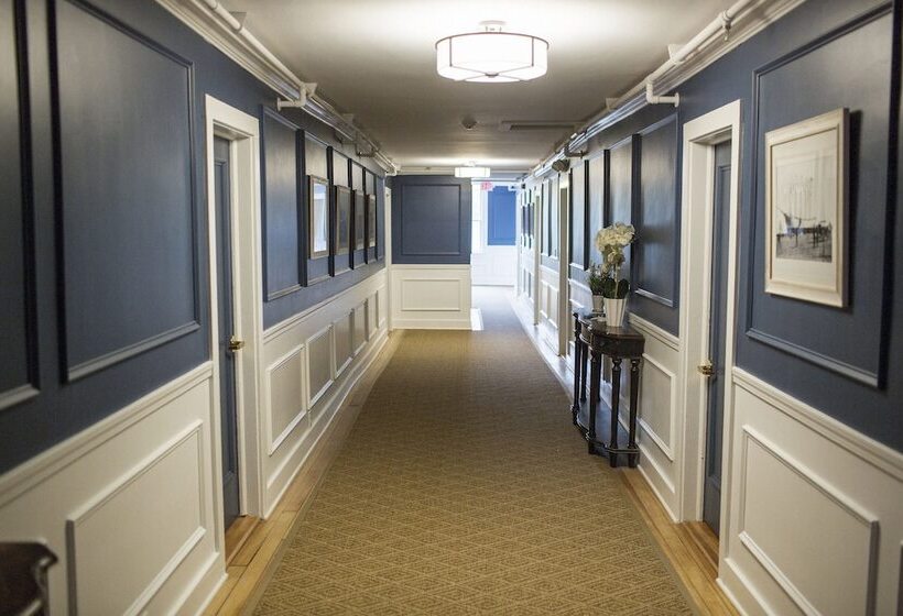 فندق The Whaler's Inn