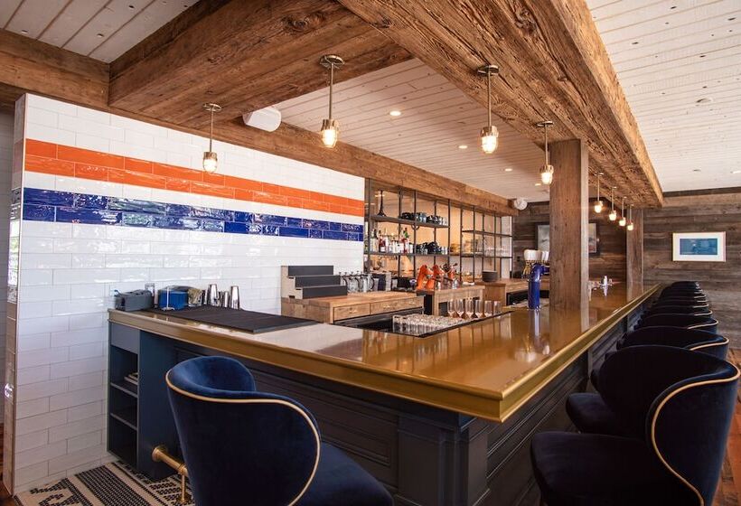 فندق The Whaler's Inn