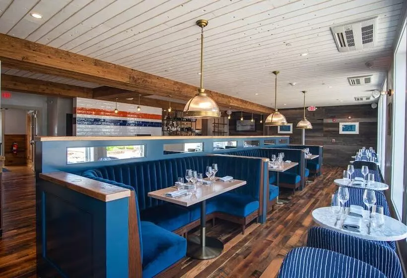 ホテル The Whaler's Inn