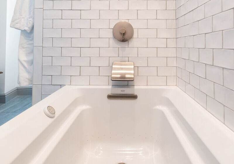 فندق The Whaler's Inn