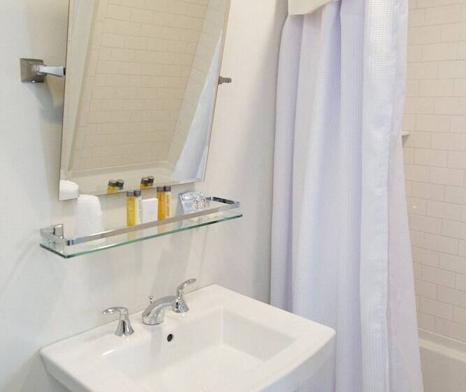 فندق The Whaler's Inn