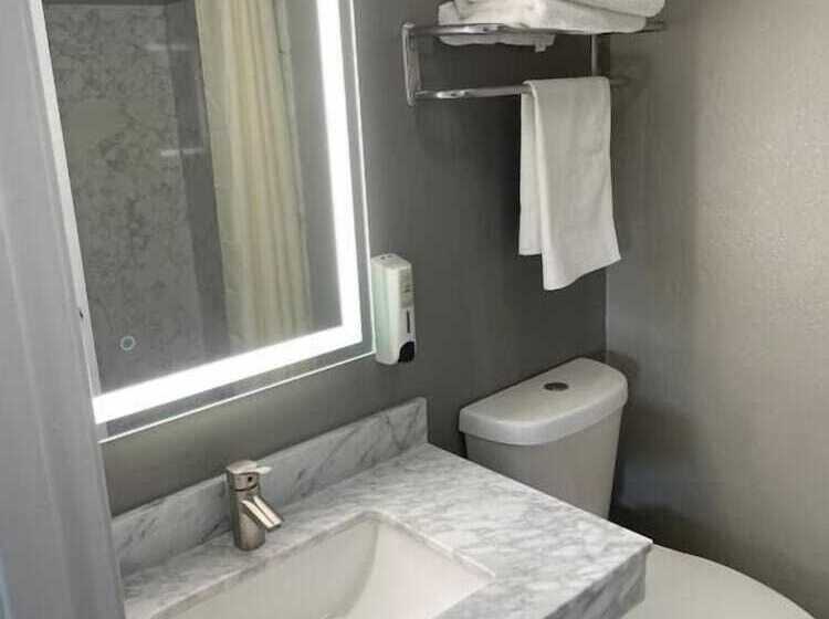 فندق Villa Court Inn Oroville