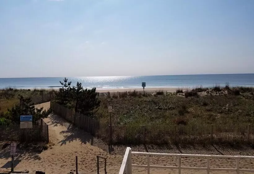 Seabonay Oceanfront Motel