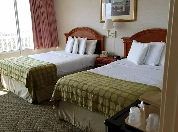 Seabonay Oceanfront Motel
