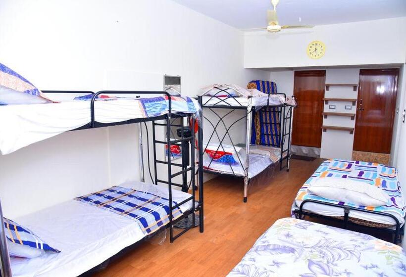 Albergue B Square Inn