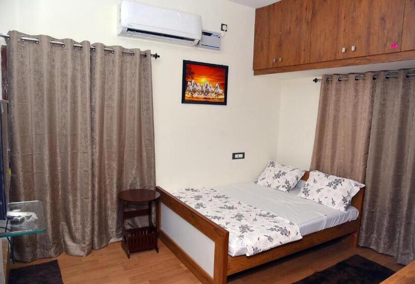 Albergue B Square Inn