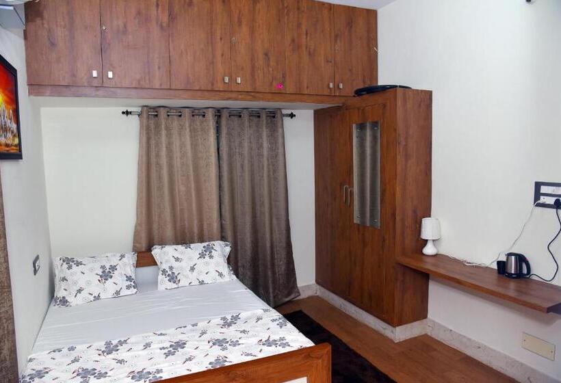 Albergue B Square Inn