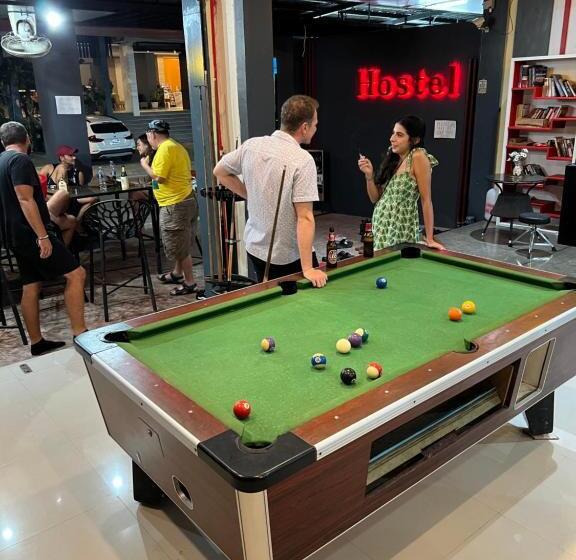 הוסטל Hangover Aonang