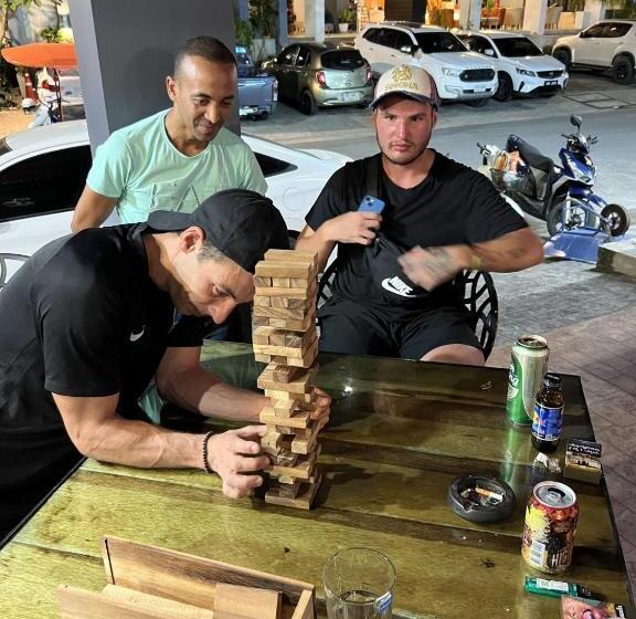 הוסטל Hangover Aonang