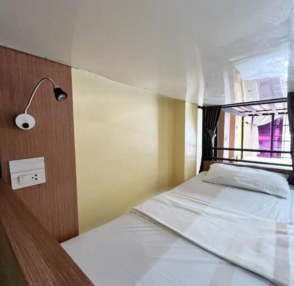 הוסטל Hangover Aonang