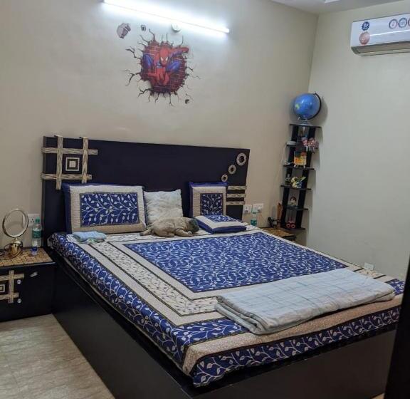 تختخواب و صبحانه Roma By Night