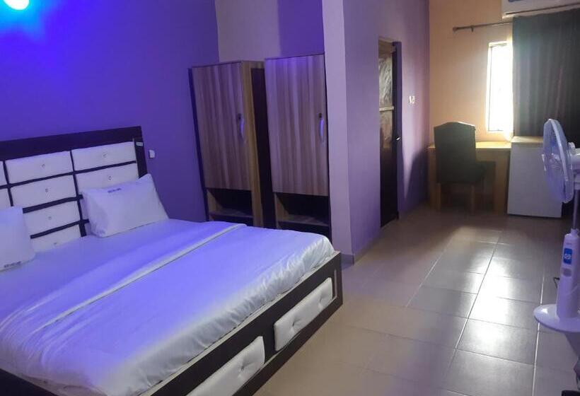 Block 3 Hotel And Suites