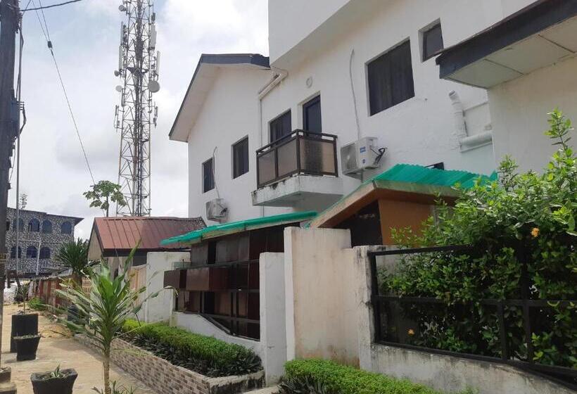 Block 3 Hotel And Suites