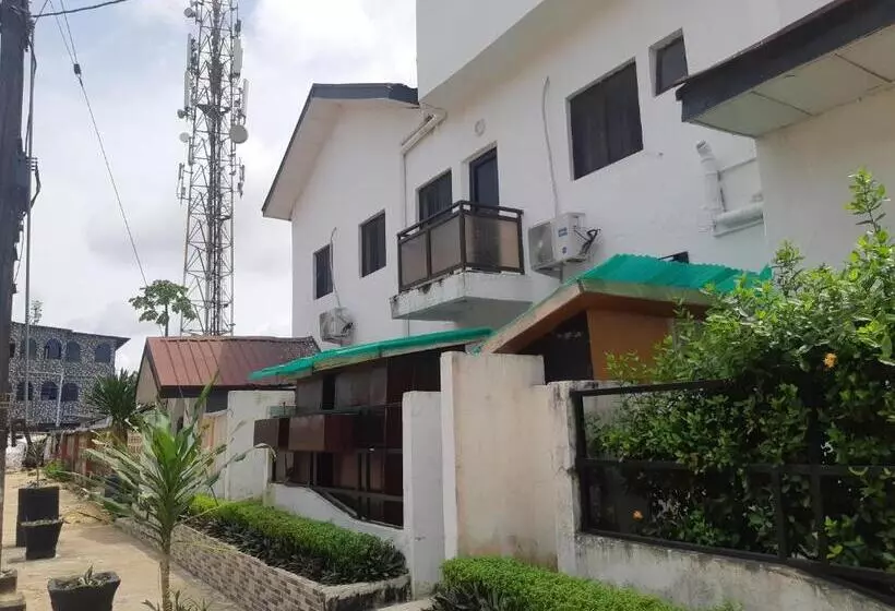 Block 3 Hotel And Suites