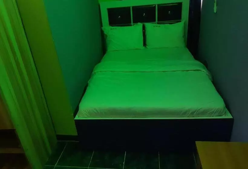 Block 3 Hotel And Suites