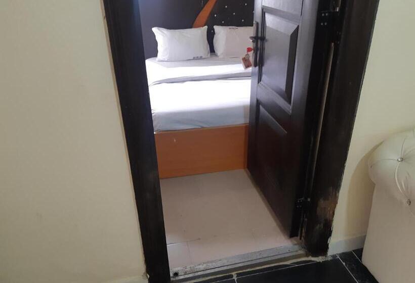 Block 3 Hotel And Suites